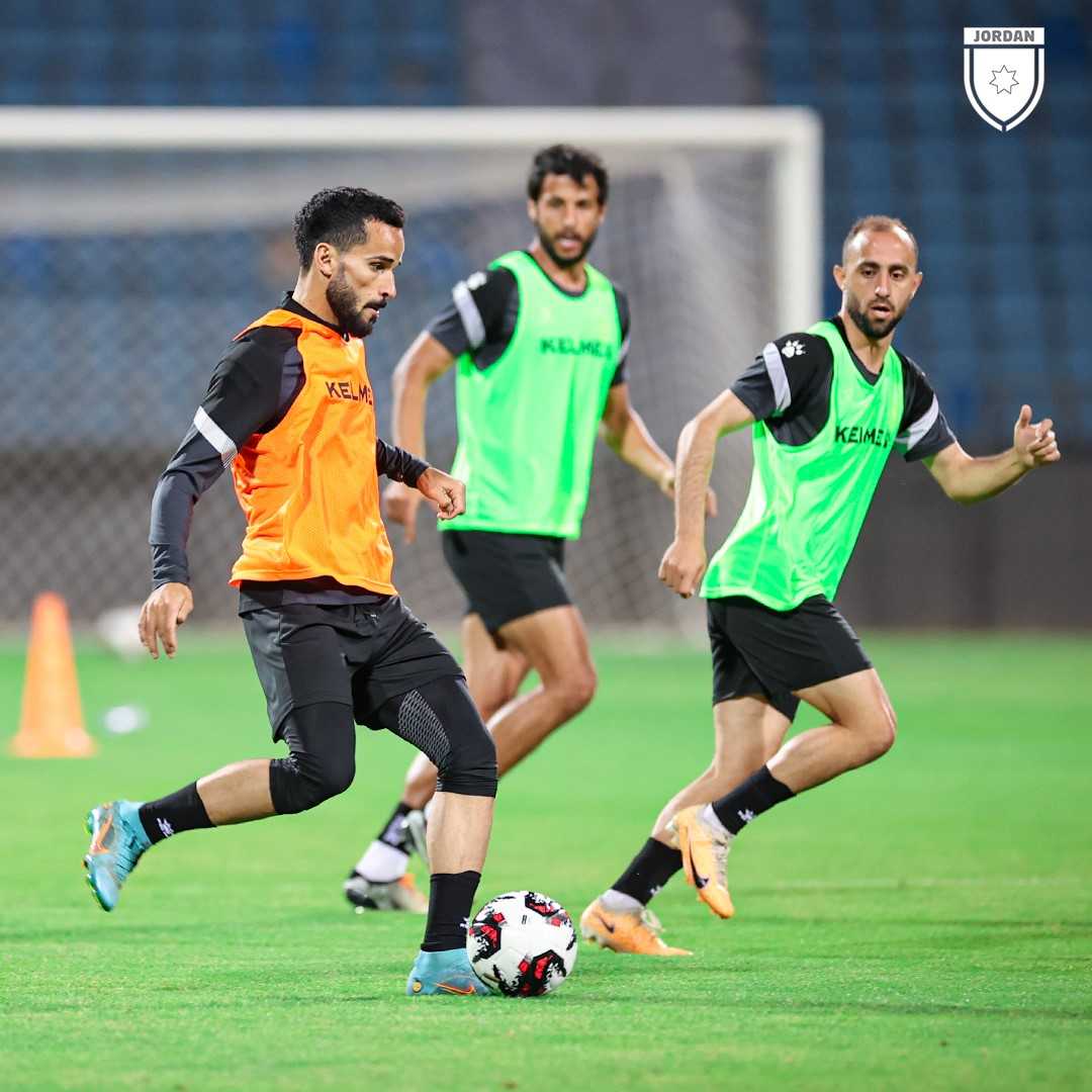 المنتخب الوطني يكثف تحضيراته للقاء طاجكستان