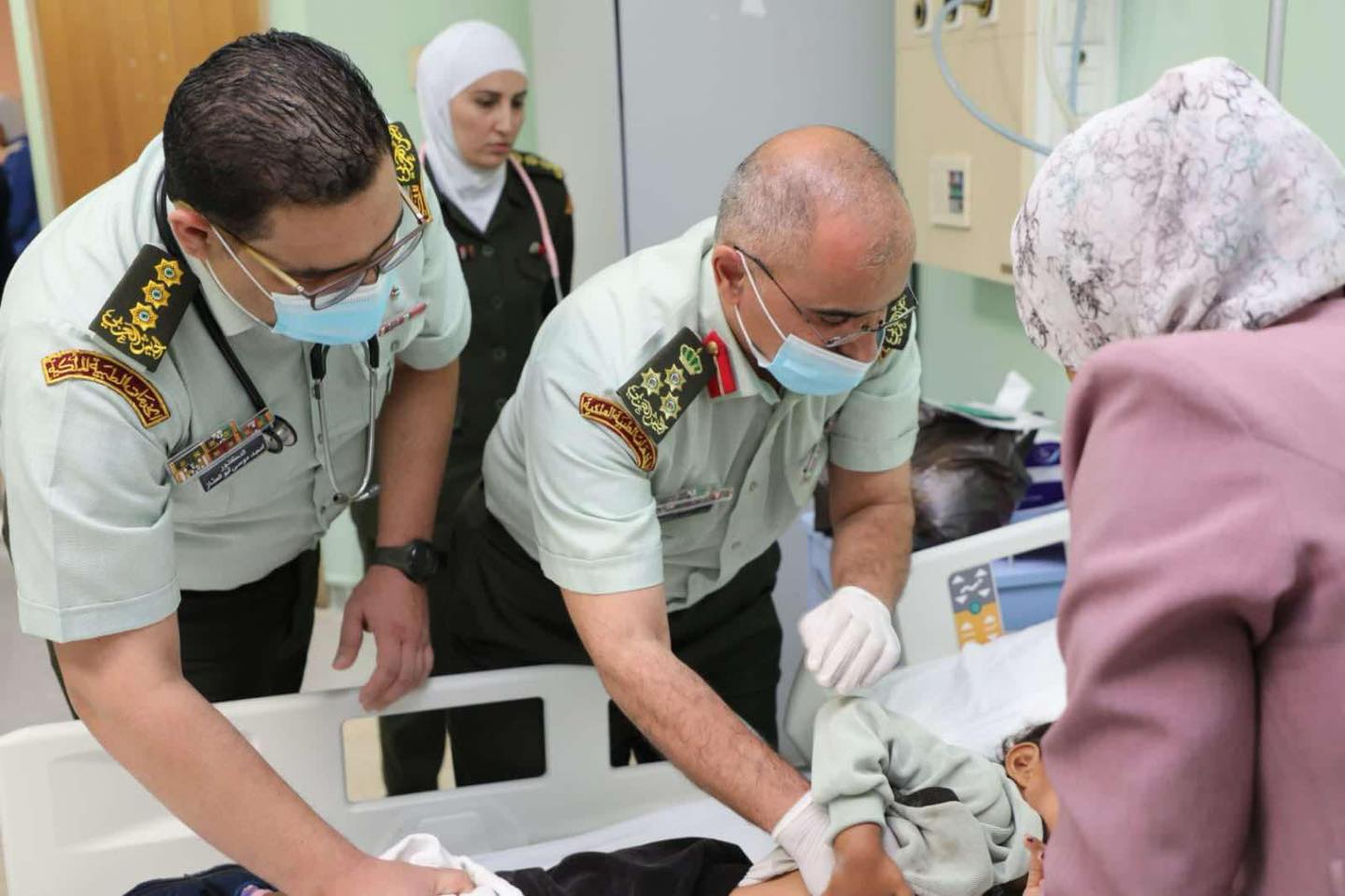 إخلاء طفلة من قطاع غزة إلى مدينة الحسين الطبية للعلاج