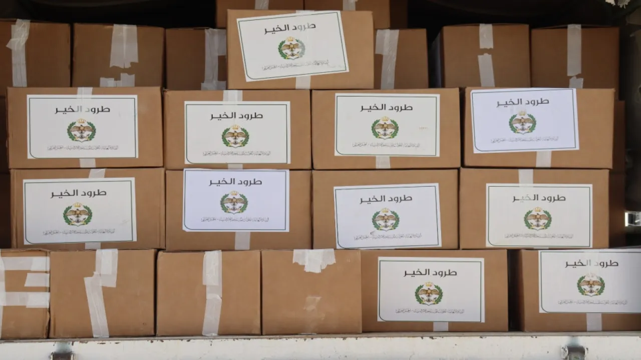 الأردن.. الجيش يفتتح مخبزين متنقلين لتوزيع الخبز مجانا على الفقراء