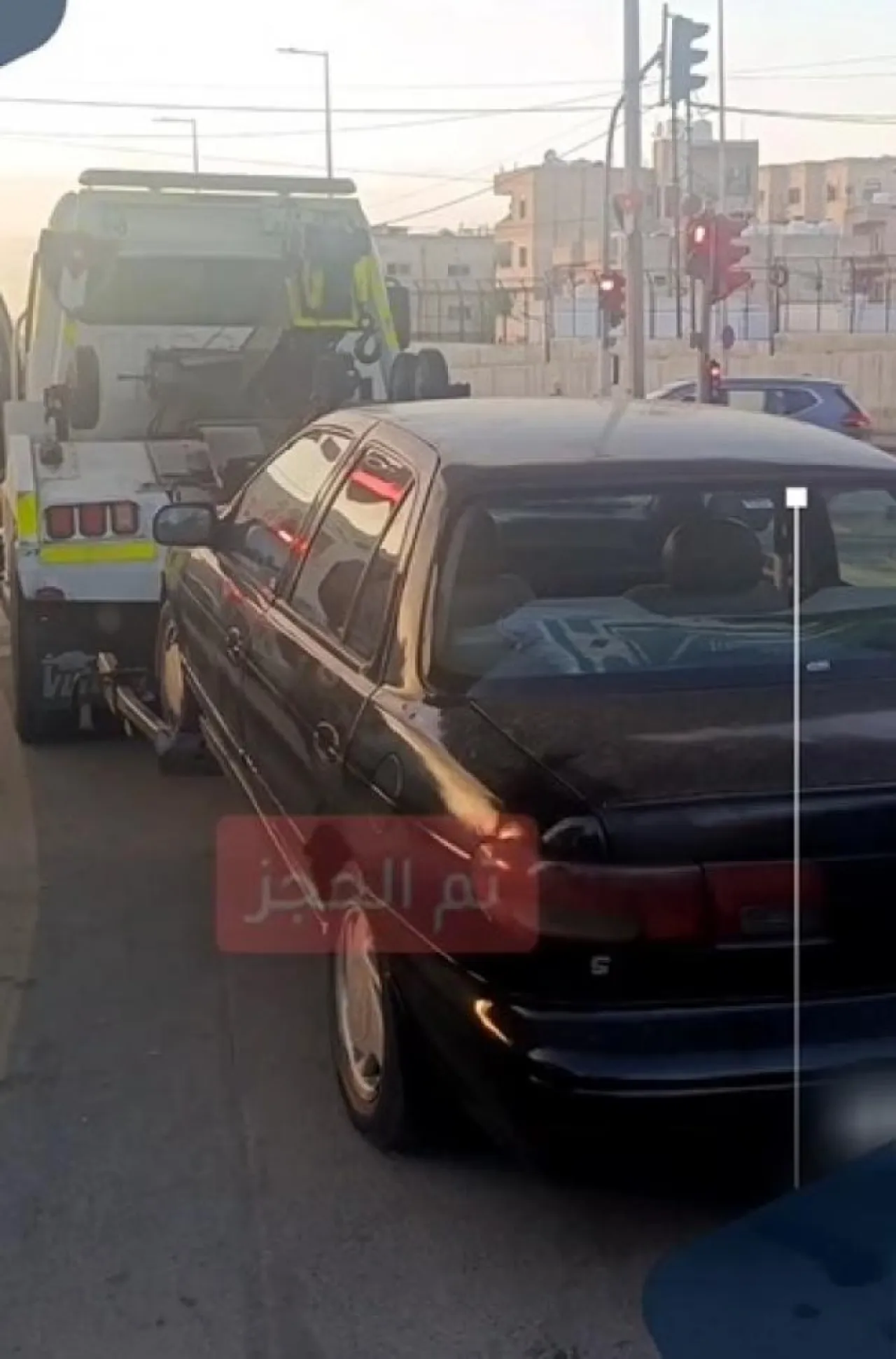 الأردن .. ضبط سائق قاد مركبته للخلف بصورة خطرة بالشارع العام