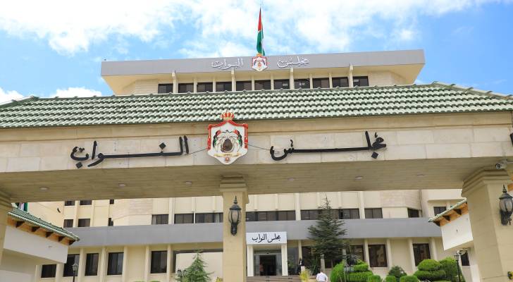 نواب الزرقاء يقرعون جرس الإنذار بثلاث قضايا ملتهبة.. وثائق